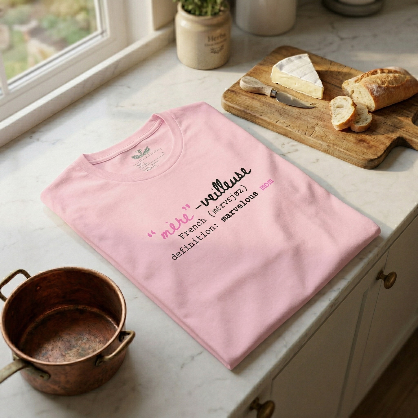 "Mère-veilleuse" Marvelous Mom Softest Relaxed T-Shirt